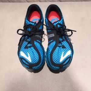 Brooks Pure Drift Tennis Shoes
